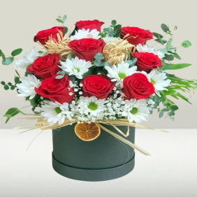  Marmaris Çiçekçi Kutuda Kırmızı Gül ve Papatyalar